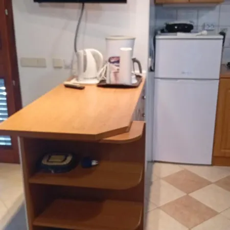 Mia Mo Premantura